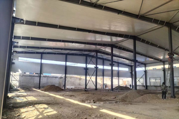 長(zhǎng)春鋼結(jié)構(gòu)牛棚的優(yōu)勢(shì)有哪些？