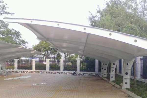 長(zhǎng)春膜結(jié)構(gòu)車棚在住宅區(qū)搭建時(shí)有哪些講究？